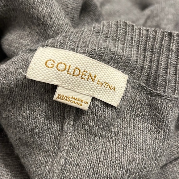 Aritzia Golden by TNA Roohan sweater cape XXS/xs - Picture 7 of 7